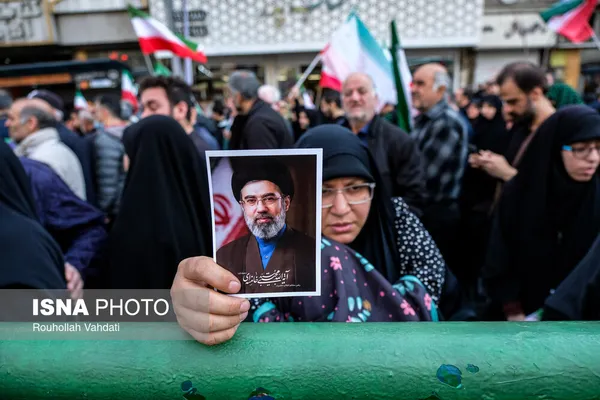 مراسم تشییع &laquo;علی لاریجانی&raquo;، &laquo;غلامرضا سلیمانی&raquo; و قهرمانان &laquo;ناو دنا&raquo;