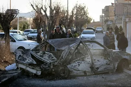 تصاویری از حملات هوایی ویرانگر به یک روستا در اصفهان