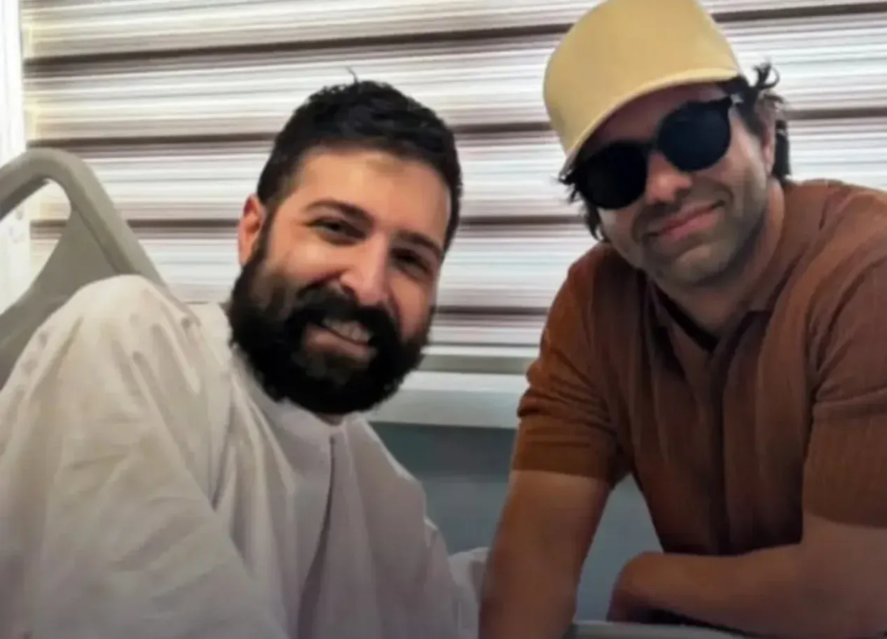 عیادت «رضا بهرام» از «حمید هیراد» در بیمارستان