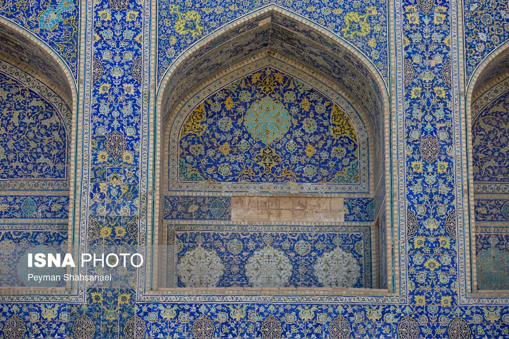 تخریب مسجد امام اصفهان در اثر تجاوز هوایی