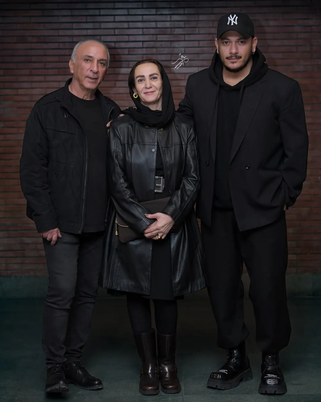 حضور هنرمندان در پشت صحنه نمایش کلکسیونر