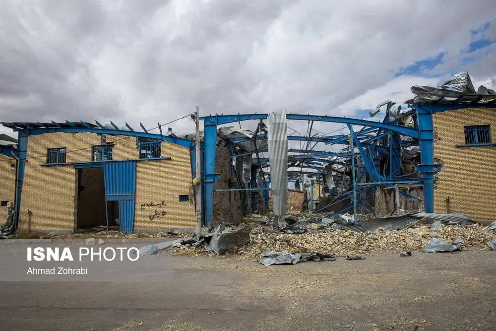 تصاویر؛ حمله موشکی به موتورسازی در اطراف قم