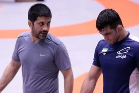 (ویدئو) دفاع عجیب علیرضا دبیر از حسن یزدانی: نقد حسن یعنی فهم ندارید!