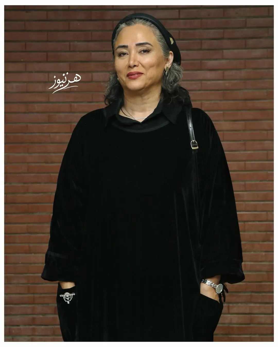 بازیگران در پشت صحنه نمایش باران اسیدی