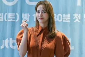 عکس دیده نشده «سوسانو» در کنار سفیر ایران در کره جنوبی