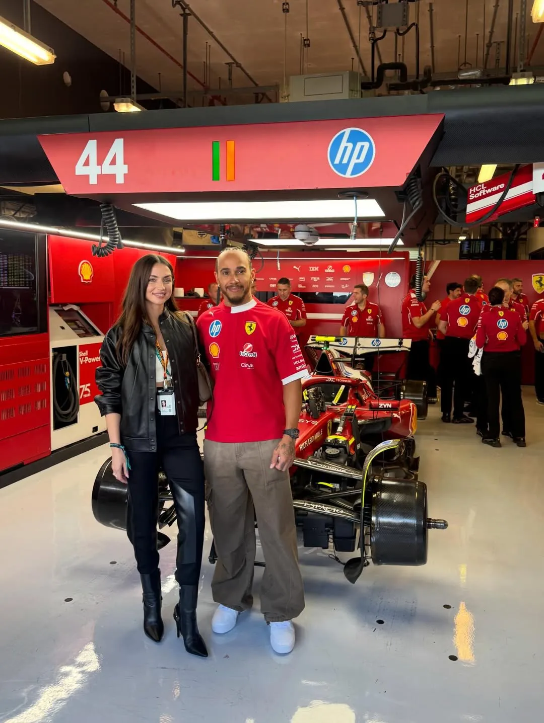 سفر آنا د آرامس به ابوظبی