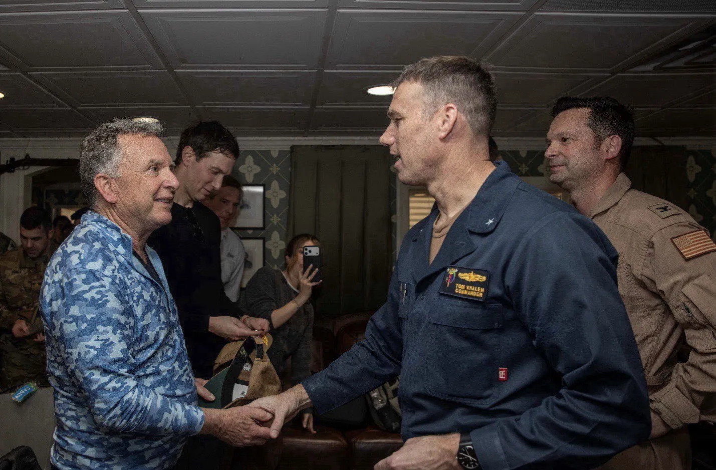 ویتکاف و کوشنر روی ناو آبراهام لینکلن