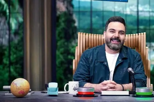 (عکس) استایل احسان علیخانی با بوت‌های گران قیمت و کلاه معروف پسر خاله‌ای در کوه