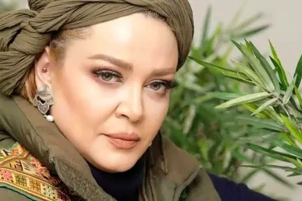 (ویدئو) اشک‌های بهاره رهنما در حالی که مدرک دکترایش را به پدرش تقدیم کرد