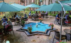 کافه کاریز برای سرو مشروب و رقص پلمب شد