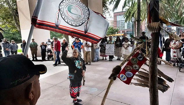 انتقاد به بیلی آیلیش