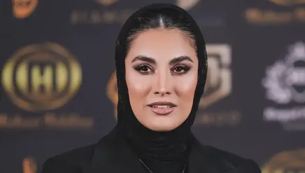 (تصاویر) منحصربه‌فردترین آرایش و استایل یک بازیگر زن در جشن حافظ؛ درخشش با استایل مونوکروم مشکی