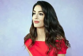 زنی با نام «امید» که جهان را تغییر می‌دهد | ترکیبی از هوش، زیبایی و عدالت | داستان الهام‌بخش یک زن | امل کلونی کیست؟