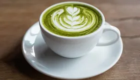 طرز تهیه چای ماچا اصیل در خانه؛ ادایی‌ترین نوشیدنی کافه‌ها را در خانه درست کنید!