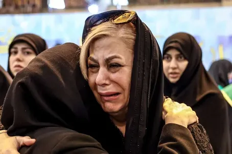 تصاویری دردناک از تدفین پیکر شهدای جنگ در بهشت زهرا