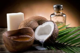 ۵ فایده یک روغن در دسترس برای سلامت مو