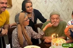 عکس | جشن تولد همسر اکبر عبدی در کنار خانواده