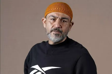 (ویدئو) حضور نیمه شب مهران غفوریان کنار آتش‌نشانان پایتخت