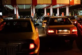 (ویدئو) صف‌های کیلومتری پمپ بنزین‌ در شب گذشته