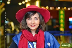 (تصاویر) «کیمیا خلج» با استایل جسورانه قرمز و سورمه‌ای سوژه عکاسان شد