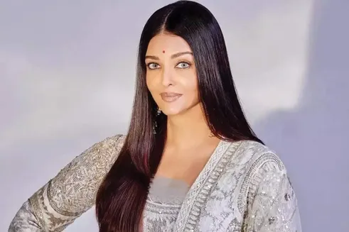 (تصاویر) آیشواریا رای باچان قبل از تولد ۵۲ سالگی با این استایل همه رو شوکه کرد