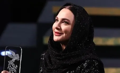 پاسخ سلاف فواخرجی، بازیگر عرب فیلم «سرزمین فرشته‌ها» به منتقدان حجابش در ایران