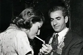 (عکس) تونل زمان؛ ثریا اسفندیاری ۴ ساله در آغوش مادر آلمانی‌اش؛ سال ۱۳۱۵