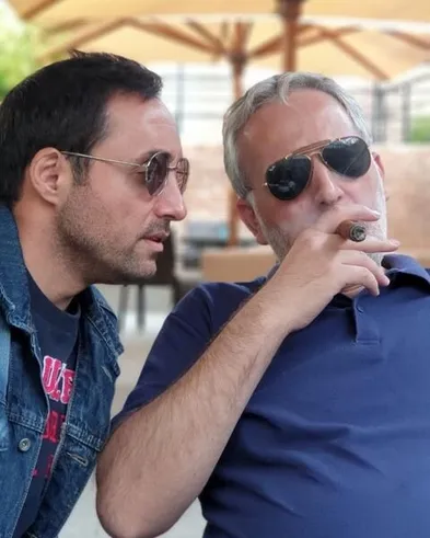 (ویدئو) امیرحسین رستمی: بیژن بنفشه‌خواه در مراسم ختم پدرم آنقدر خندید که بیرونش کردند!