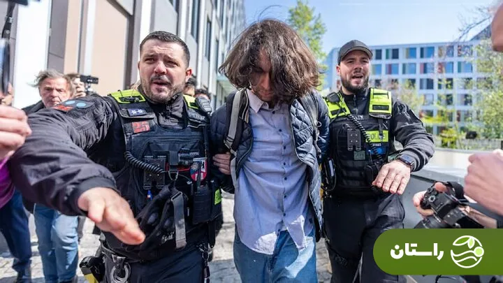 حمله با سس گوجه به رضا پهلوی