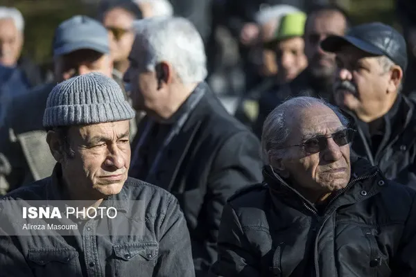 متن و حاشیه تشییع پیکر عنایت بخشی