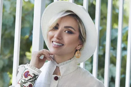 (عکس) وقتی همسر بهرام رادان شمع‌ها را روی انارها گذاشت