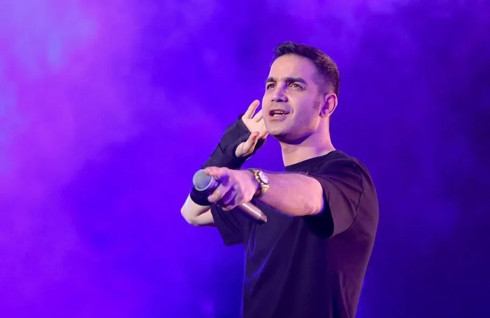 بیوگرافی «محسن یگانه» خواننده و آهنگساز معروف ایرانی