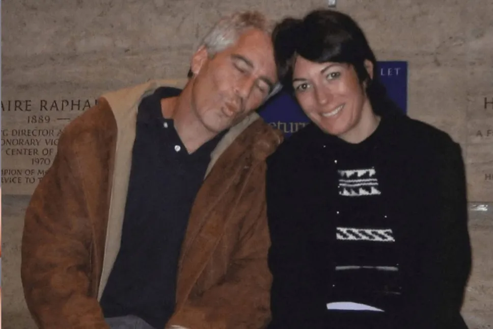 «گیلین مکسول» هم‌دست و عشق احتمالی جفری اپستین کیست؟ نقش او در فساد‌های جنسی اپستین چه بود؟