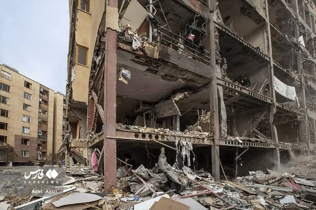 خسارت حمله هوایی به مجتمع مسکونی نارنجستان اراک