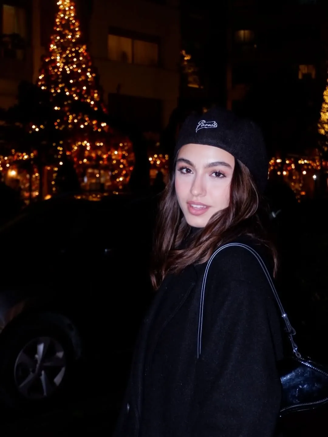 تیپ کریسمسی نیکی نصیریان؛ دختر رضا عطاران بزرگ شد!