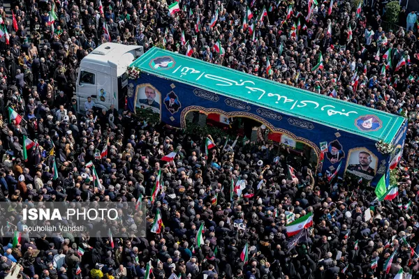 مراسم تشییع &laquo;علی لاریجانی&raquo;، &laquo;غلامرضا سلیمانی&raquo; و قهرمانان &laquo;ناو دنا&raquo;