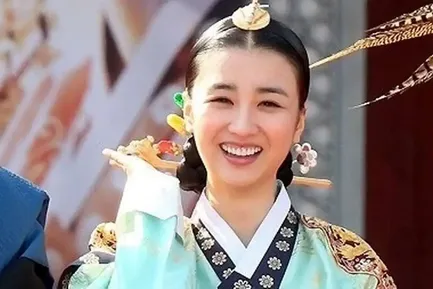 (عکس) چهرۀ «ملکه اینهیون» ۱۸ ساله در اولین سریالش