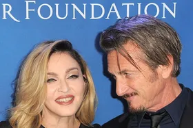 آیا شان پن با چوب بیسبال مدونا را کتک زد؟