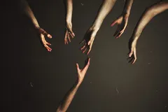 چطور به کسی که افکار خودکشی دارد کمک کنیم؟