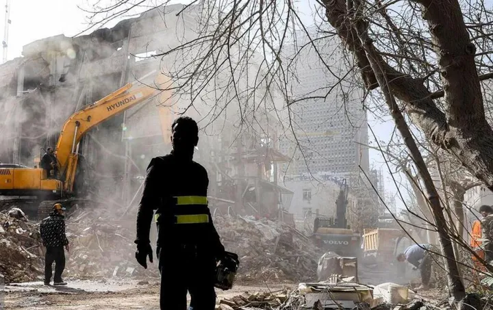 (تصاویر) آثار حمله هوایی به خیابان ملک الشعرای بهار تهران