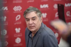 (ویدئو) علی سرتیپی: مهران مدیری با یک ماچ ۵ میلیارد تخفیف داد