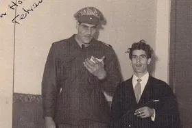 (عکس) بلندقدترین بازیگر سینمای ایران در پشت صحنه یک فیلم سینمایی