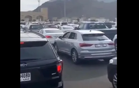 (ویدئو) ترافیک سنگین در مسیر خروج اماراتی‌‌ها به سمت عمان