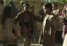 ماجرای توهین به قوم لر در سریال سووشون بلوا به پا کرد؛ تجمع اعتراضی در شیراز