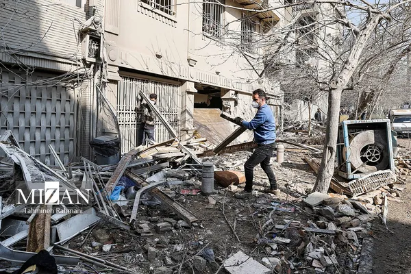 آثار حمله هوایی به خیابان ملک الشعرای بهار