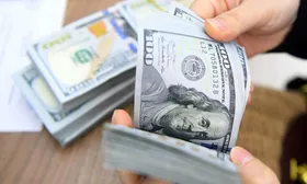 جزئیات دریافت ارز مسافرتی در دو بانک؛ هر مسافر ۱۰۰۰ دلار