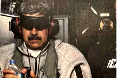 انتشار تصویر عجیبی از نیکلاس مادورو روی ناو جنگی آمریکا؛ هدف ترامپ از انتشار این عکس چیست؟