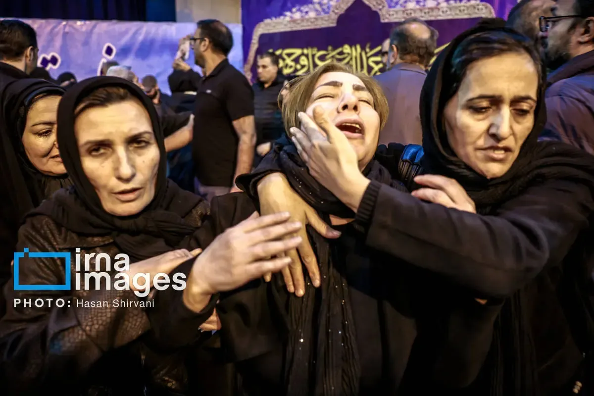 تدفین پیکر شهدای جنگ در بهشت زهرا