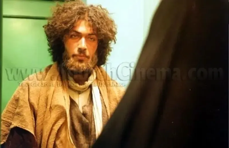 پارسا پیروزفر ۲۲ ساله، در اولین فیلم سینمایی که بازی کرد