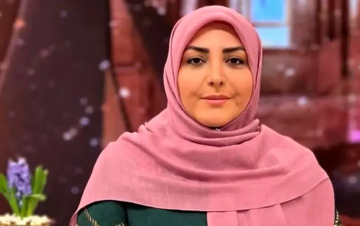 عکس| تیپ یلدایی المیرا شریفی‌مقدم در تلویزیون جلب توجه کرد